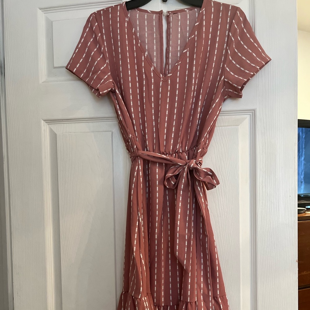 Cute dress with belt